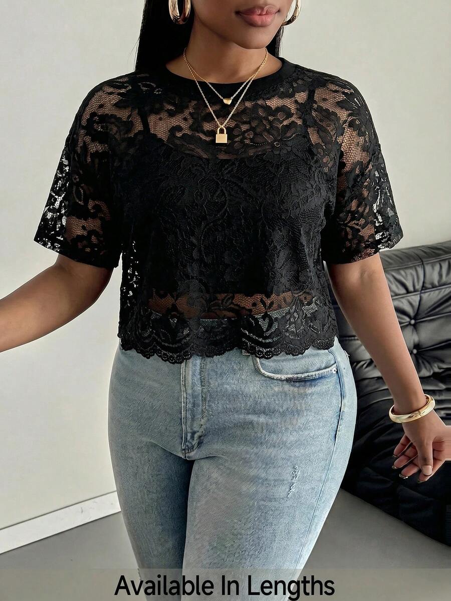 SHEIN PETITE CURVE 大尺碼女款蕾絲圓領短袖透視襯衫 - 黑色 - 查看 1
