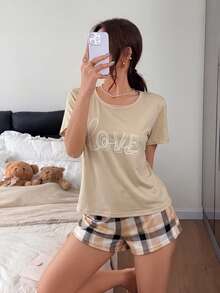 SHEIN 女款字母印花短袖T恤與格紋短褲睡衣套裝 - 彩色 - 查看 4