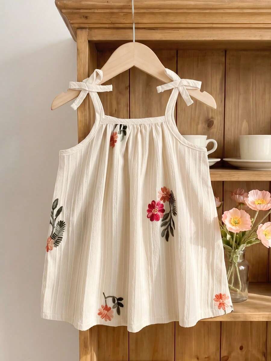 SHEIN 女嬰夏季多彩花卉編織肩帶拼接條紋A字度假洋裝，適合日常休閒與度假場合