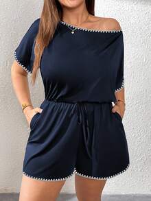 SHEIN Essnce Romper Wanita Ukuran Besar dengan Hiasan Bunga, Ikat Pinggang, Saku, dan Bahu Asimetris Kasual - Navy Blue - View 6