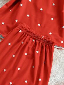 SHEIN Set 2 Potong: Kamisol dan Celana Piyama Motif Polkadot dengan Tepi Bergelombang - Merah - View 5