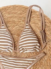 Swim Vcay Bikini Seksi Wanita Musim Semi/Panas 2026, Model Segitiga dengan Leher Halter, Garis-garis Cokelat dengan Liontin Emas, Tali Bahu Tunggal Berongga, Desain Tali Serut Berkerut yang Dapat Diatur, Potongan Tinggi, Gaya Kasual, Cocok untuk Pantai, Tepi Laut, dan Kolam Renang - Coklat - View 4