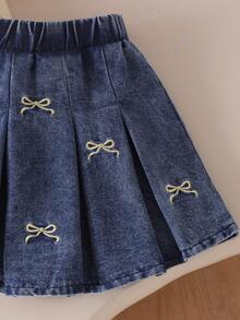 Elladie kids 2件/組 女童春夏季服裝套裝，淺粉色短袖上衣 + 牛仔裙；泡泡袖 + 荷葉邊設計減少面料「厚重感」使袖子蓬鬆活潑，胸前藍色蝴蝶結刺繡增添甜美，牛仔百褶裙配粉色蝴蝶結刺繡與上衣相稱，百褶設計使裙襬活潑俏皮，甜美可愛風格，適合日常出遊、親子活動等 - 黃色 - 查看 9