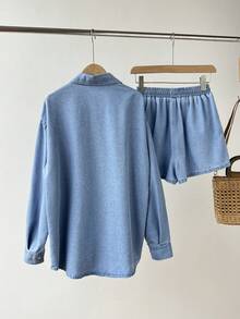 Elamini Casual set för kvinnor med långärmad enkelknäppt denimskjorta och denimshorts - Ljustvätt - Visa 2