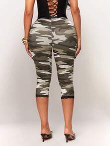 Radiana Leggings moulants sexy décontractés et mignons à imprimé zèbre d'été, leggings avec bordure en dentelle à nœud, pantalon capri, pantalon moulant, pantalon décontracté, pantalon de plage, tissu tricoté à haute élasticité, moulant pour mettre en valeur les courbes, convient pour les sorties décontractées quotidiennes, urbaines, vacances sur une île, plage, bord de mer, voyages de vacances, soirées, rendez-vous, rassemblements, fêtes, clubs, boîtes de nuit, cocktails, carnaval, festivals de musique, concerts, concerts de musique, tenue de festival - Militaire verte - Voir 4