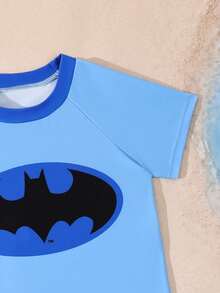 BATMAN X SHEIN GraphicGems Young Boy Cartoon Print Raglan Short Sleeve Top And Shorts Swimsuit Set Suitable For Beach Vacation Holiday Party Pool - Multicolor - View 4