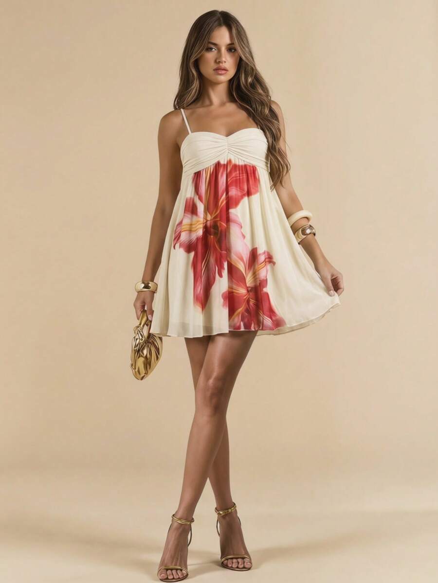 SHEIN BAE 春夏淡黃底紅色碎花細肩帶洋裝,平口百褶A字短洋裝,溫柔約會度假風洋裝 - 淡黃色 - 查看 1