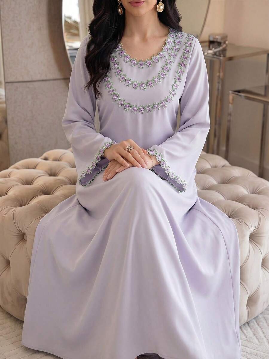 Al Najma 夏季宽松蕾丝拼接优雅阿拉伯风长裙(女款) - 淡紫色 - 查看 1