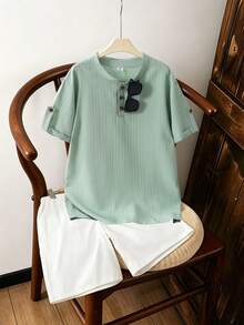 Set 2 pcs Kemeja Lengan Pendek Setengah Terbuka Depan dengan Bahan Bertekstur Kasual dan Celana Pendek Putih, Cocok untuk Remaja Laki-laki, Nyaman dan Bergaya, Sempurna untuk Sehari-hari, Perjalanan dan Liburan - Mint Green - View 3