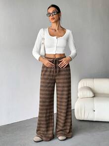 SHEIN Tall 女款舒適休閒簡約低腰抽繩寬腿條紋長褲套裝 舒適居家褲套裝 - 棕色 - 查看 4