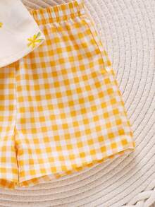 SHEIN Playful Pals 女嬰兩件式夏季圓領無袖上衣與紅色短褲套裝，清新紅白配色對比，梭織面料，寬鬆版型，甜美優雅田園風，滿版櫻桃印花，活潑可愛，適合日常出遊、上學通勤、參加派對、生日派對及度假旅行 - 黃色 - 查看 8