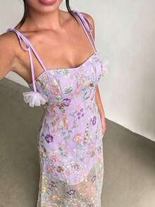 女款時尚優雅刺繡花卉細肩帶長洋裝，附3D花朵繫帶 - 紫色 - 查看 3