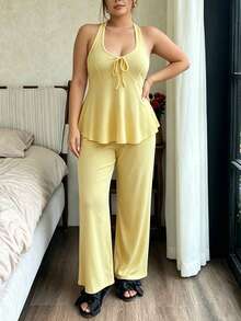 Napfluff CURVE Napfluff CURVE Mikroplisserat texturerat pyjamasset i plus size med halterneck och söt design - Gul - Visa 3