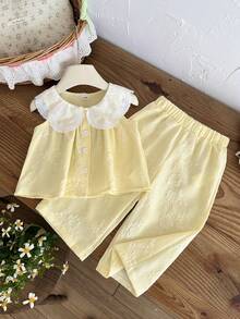 SHEIN 女嬰 0-3歲 春夏休閒風 2件/套 針織紋理面料外出套裝，蕾絲裝飾領口鈕扣無袖上衣&簡單長版寬鬆長褲。舒適衣物適合戶外活動。 - 黃色 - 查看 7