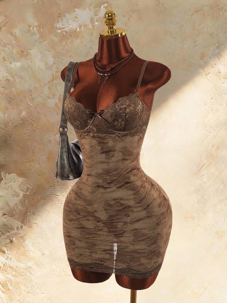 Amplova 女款蕾絲拼接3D蝴蝶結裝飾性感細肩帶洋裝 - 彩色 - 查看 1