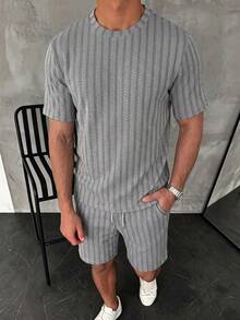 Manfinity Homme 男士圓領短袖T恤抽繩腰短褲休閒套裝，度假風 - 灰色 - 查看 4