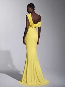 Elitara 2025 New Elegant Yellow Mesh One-Shoulder Ruched Fitted Maxi Dress, Suitable For Weddings, Formal Events, Bridesmaid Dress - Yellow - View 2
