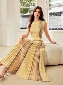 MOTF PREMIUM CONTRAST STRIPED PATTERN PLEATED KNIT SKIRT - Light Yellow - View 1