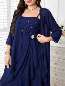 Reflora Conjunto de 2 piezas para mujer talla grande con bata exterior de unicolor de manga 3/4 y vestido camisola elegante plisado decorado con strass - Azul Marino - Ver 3