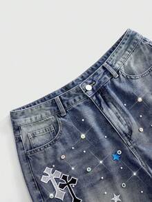 ROMWE MEN Pantalones cortos de mezclilla holgados para hombre con patrón de bordado de cruz de diamantes brillantes - Azul - Ver 4