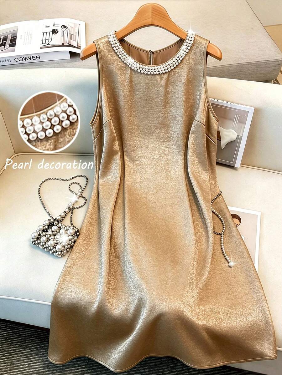 GlowEve CURVE Vestido elegante sem mangas com decote redondo e aplicações de pérolas, tamanho plus size. - Champagne - Ver 1