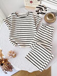 SHEIN Tween Girl Relaxed Casual Comfortable Round Neck Short Sleeve Striped T-Shirt And Pants Set - Black and White - View 3