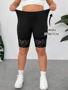 SHEIN EZwear 大码黑色蕾丝拼接休闲紧身短裤 - 黑與白 - 查看 1