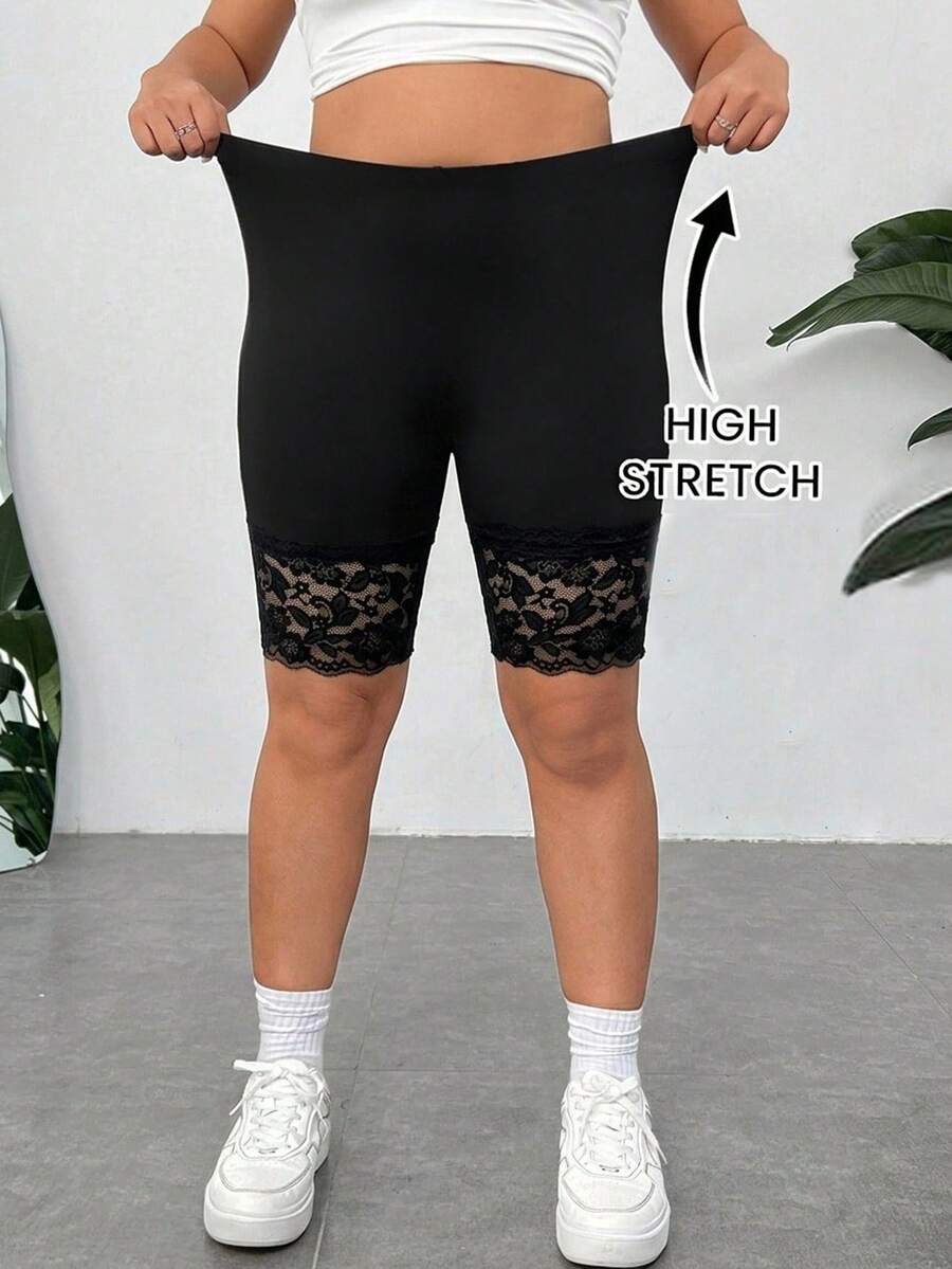 SHEIN EZwear 大码黑色蕾丝拼接休闲紧身短裤 - 黑與白 - 查看 1