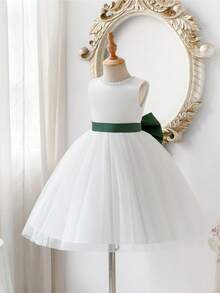 SHEIN Glamorique Kids 女孩公主洋裝，花童生日派對婚禮節日禮服，無袖白色緞面薄紗澎澎裙，背部大蝴蝶結，3D花朵，中東、歐洲和美國 - 白色 - 查看 3