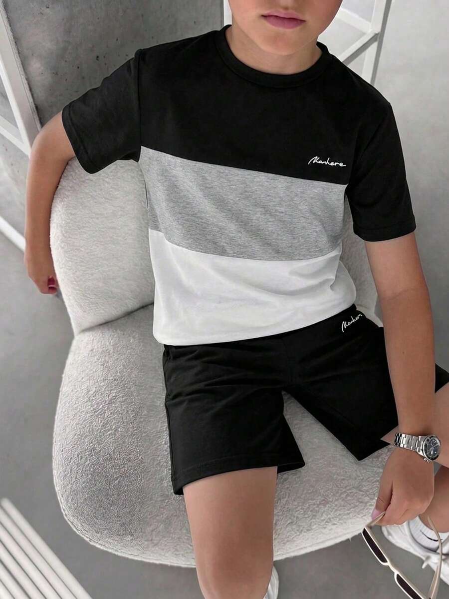 SHEIN 兒童青少年男童2件組拼接對比色字母印花短袖T恤短褲套裝，休閒、上學、旅行、運動、日常、度假，柔軟舒適