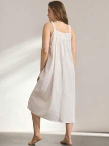 Ocili Camisón de algodón suave con bordado floral y diseño de botones huecos, vestido cómodo para el hogar para mujeres de talla grande - Blanco - Ver 2