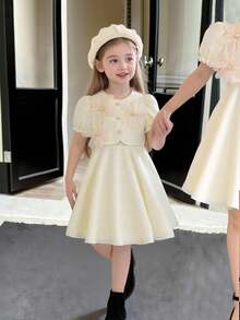 SHEIN Elladie kids 女童杏色泡泡袖短外套，饰有3D杏花图案和仿珍珠纽扣，搭配无袖连衣裙，后背隐形拉链，时尚、优雅、可爱，适合日常、通勤、派对等场合。 - 杏色 - 查看 1