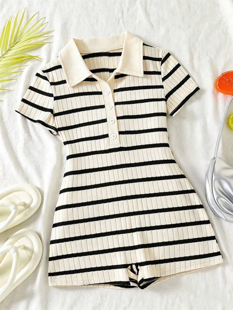 SHEIN 女童條紋連身褲,清新學院風設計。POLO領搭配黑白橫條紋,展現青春活力感。採用柔軟彈性羅紋針織面料,修身剪裁凸顯身形。休閒百搭,適合日常穿著、度假等多種場合,簡約時尚 - 杏色 - 查看 1