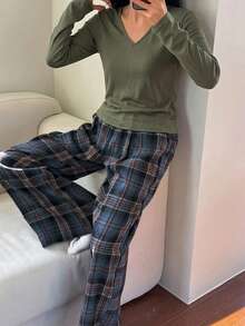 DAZY 春季寬鬆兩件式休閒舒適長袖V領T恤格紋長版睡褲女款居家服套裝 - 軍綠色 - 查看 6