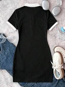SHEIN 少女黑白休闲个性化撞色领罗纹针织纽扣修身连衣裙，夏季连衣裙，蝴蝶刺绣 - 黑與白 - 查看 2