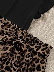 Comfylo Conjunto de 2 piezas con top de manga volada de unicolor y shorts con estampado de leopardo para tallas grandes - Multicolor - Ver 5