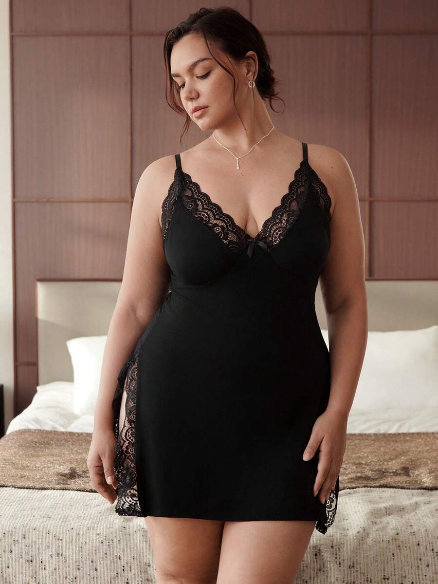 Slumbrini Plus Size Women Contrast Color Lace Slit Camisole Nightgown - Black - View 1