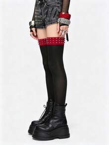 ROMWE Goth 1雙龐克風多層鉚釘膝襪，Y2K紅色寬邊高筒襪，時尚彈性黑色絲襪 - 鉚釘紅邊黑襪 - 查看 3