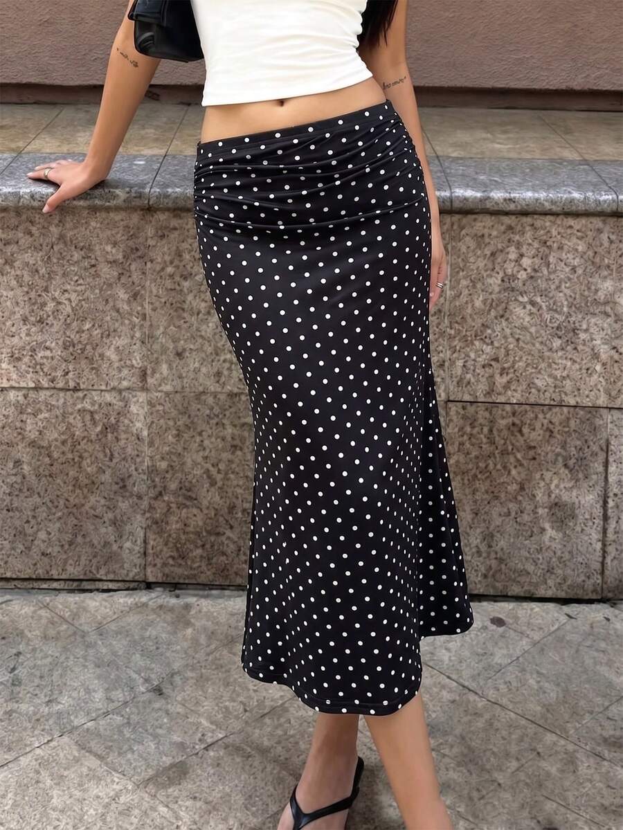 Cévolie Rok Duyung Elegan Berlipit Motif Polkadot untuk Wanita - Hitam dan Putih - View 1