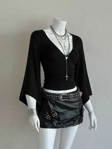 EgrlEra Camiseta ajustada de algodón rastreable con escote en V profundo y manga media sexy - Negro - Ver 7