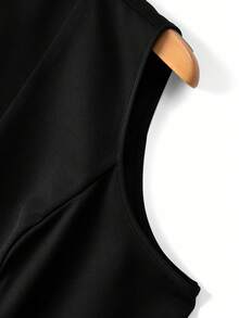 GlowEve CURVE Bộ đồ nữ cỡ lớn mùa xuân/hè gồm áo blazer cổ bẻ không tay dáng suông, chất liệu vải dệt phối lưới, kết hợp với quần short cạp chun, trang phục thường ngày thanh lịch chuyên nghiệp, phù hợp đi biển, nghỉ lễ, màu đen. Bộ 2 món - màu đen - Xem 8