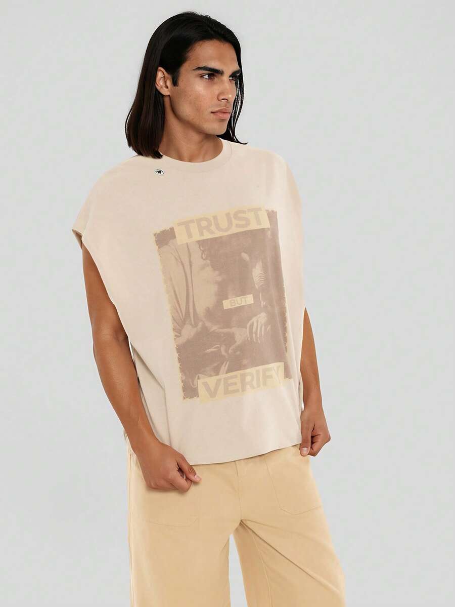 FORM&CHAOS [100% Katun] Tank Top Tanpa Lengan Pria Motif Grunge Vintage Longgar, Warna Beige, Liburan Musim Panas di Kota - Krem - View 1