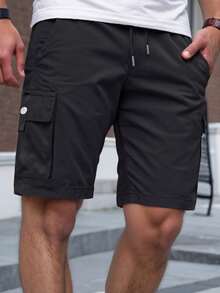 Manfinity CasualCool 男士成熟休閒彈性腰多口袋工裝短褲，適合日常休閒、週末出遊、旅行、朋友聚會等。這款短褲是男士衣櫥中必不可少的百搭單品，是送給男朋友或丈夫的完美禮物 - 黑色 - 查看 3