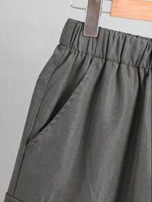 SHEIN Teen Boy Solid Color Elastic Waist Summer Casual Wide Leg Cargo Shorts - Grey - View 7
