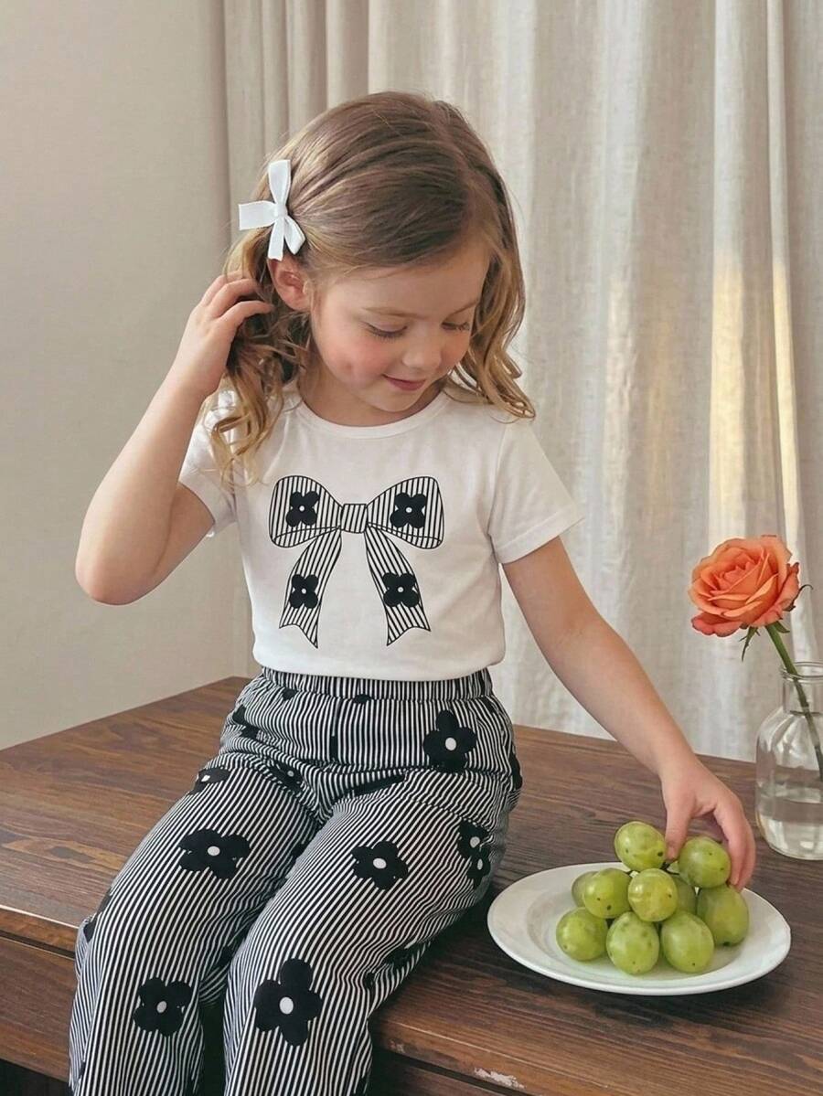 SHEIN Genkimix Kids 女童韩版简约卡通线条蝴蝶结印花圆领短袖T恤搭配黑白条纹印花宽松直筒裤套装，夏季休闲装 - 黑與白 - 查看 1