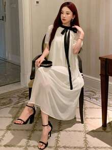 DAZY 春夏秋女款寬鬆A字中長洋裝，彼得潘領、泡泡短袖、黑色蝴蝶結、白色雪紡 - Pearl White - 查看 6