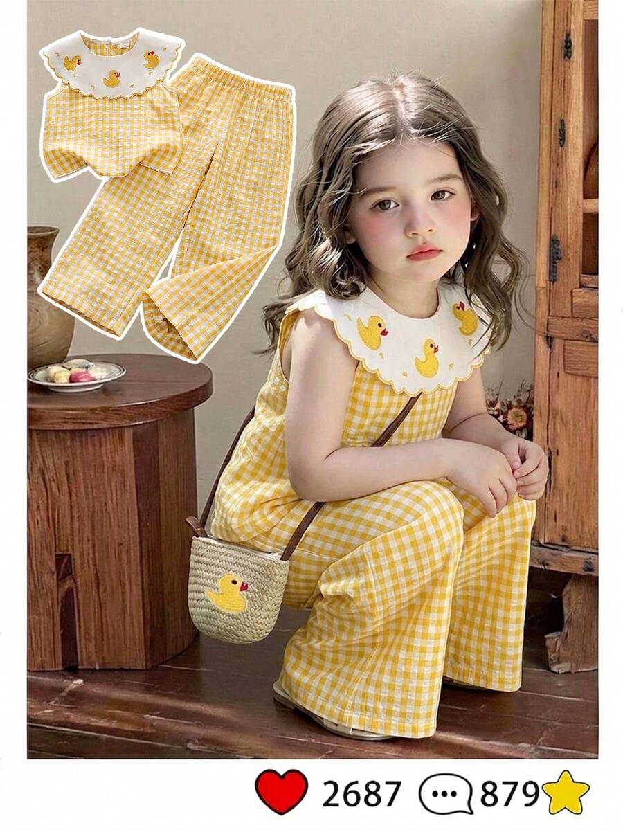SHEIN Vintaside Kids 2件裝少女甜美可愛公主風草莓印花無袖背心與配套長褲套裝,粉色條紋 + 3D草莓刺繡 + 荷葉邊領口,吸睛,適合派對、親子活動、日常穿著、返校 - 黃色 - 查看 1