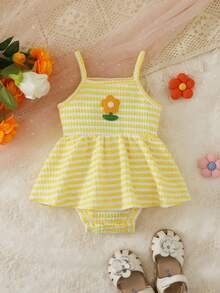 SHEIN Baby Girl Floral Embroidered Yellow Strap Romper Party Summer Cute - Yellow - View 2