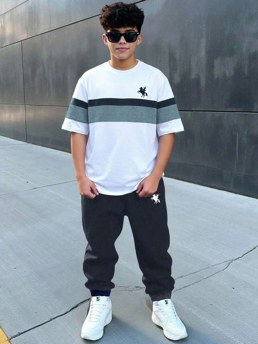 青少年男童休闲简约时尚经典款T恤和裤子套装,饰有小马标志,美式复古运动风,撞色设计,舒适圆领短袖T恤和裤子。 - 彩色 - 查看 1
