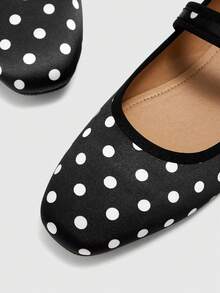 CUCCOO CHICEST Spring And Autumn Metal Buckle Contrasting Color Hemming Round Toe Flat Bottom, Retro Style Mary Jane Shoes Commuting Shopping - Black and White - View 4